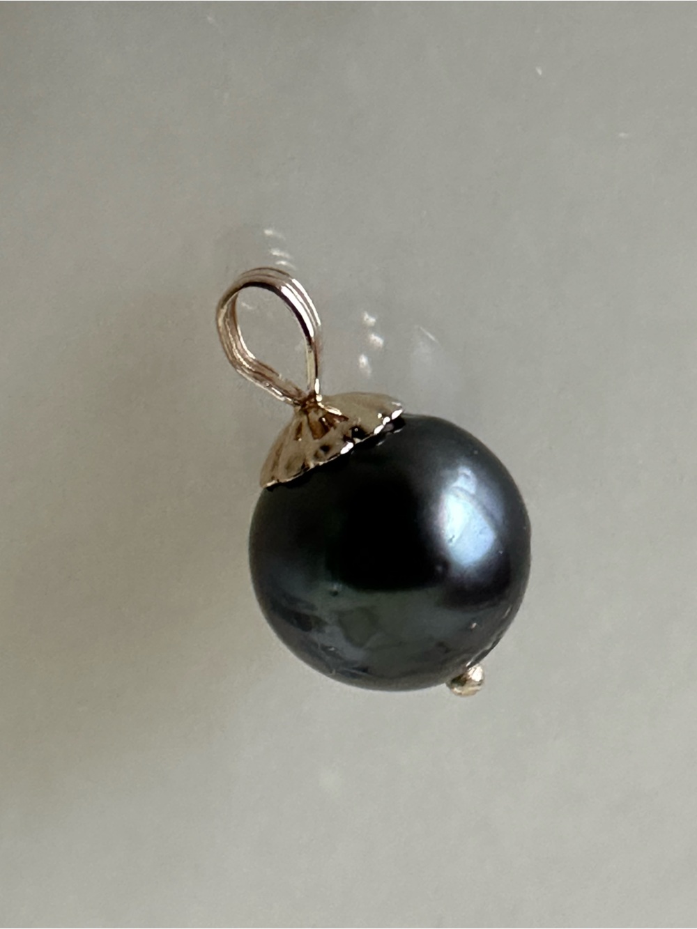 14k Yellow Gold Black Pearl Pendant - Picture 8 of 9